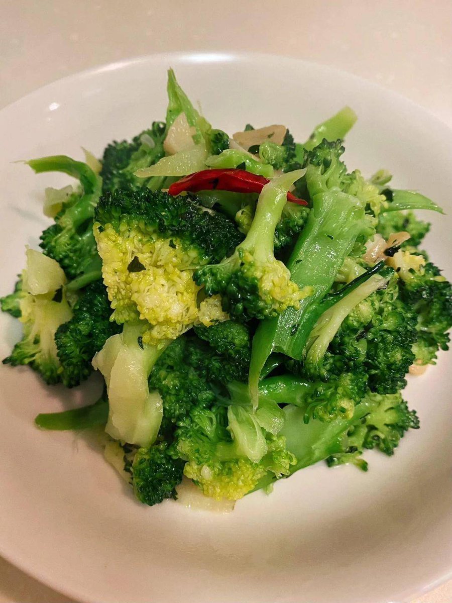 katefent's tweet photo. Fresh Picks for Your Kitchen!  Grab crisp veggies, juicy fruits u0026 pantry staples—perfect for quick meals or cozy dinners. Limited stock, shop now! #GroceryDeals #FreshIngredients https://t.co/Jp6yGsdb41