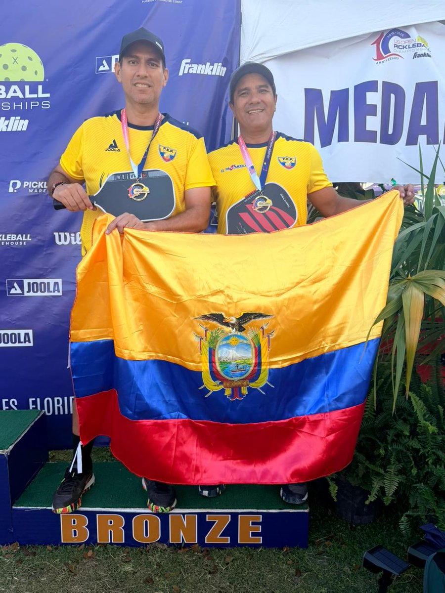 MarcoGilerM's tweet image. #Atención En #Naples #Florida se realizó el campeonato abierto de Pickleball Franklin US 2026.
De entre los 3.450 jugadores de los 50 estados y 40 países que se reunieron en el Centro Nacional de Pickleball del USOP en Naples, el equipo manabita integrado por Íder Moreno y