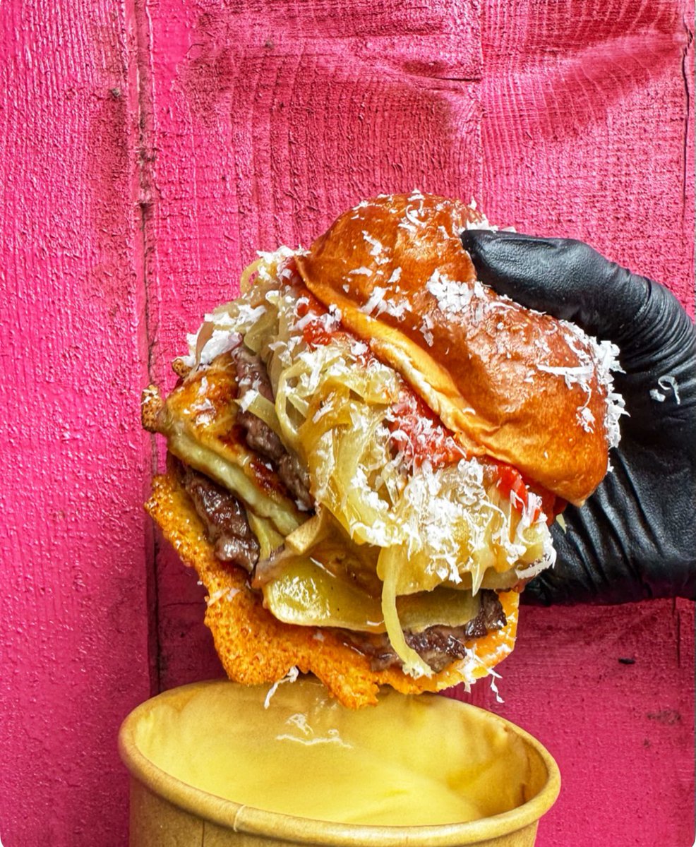 BLUE COLLAR 🌮🍔🍹 tweet media