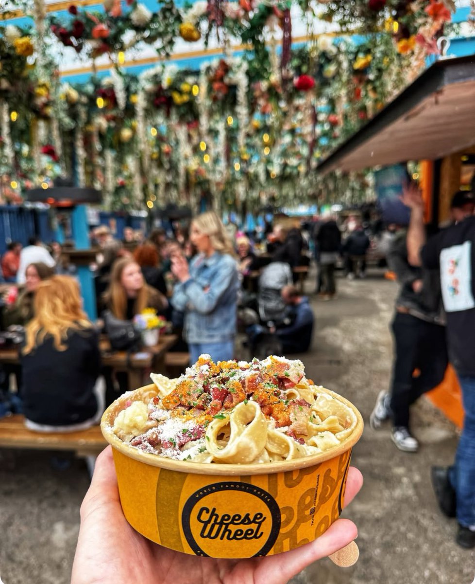 BLUE COLLAR 🌮🍔🍹 tweet media