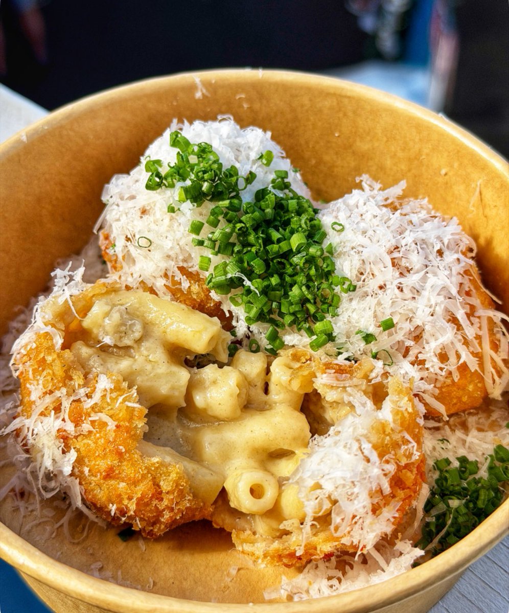 BLUE COLLAR 🌮🍔🍹 tweet media