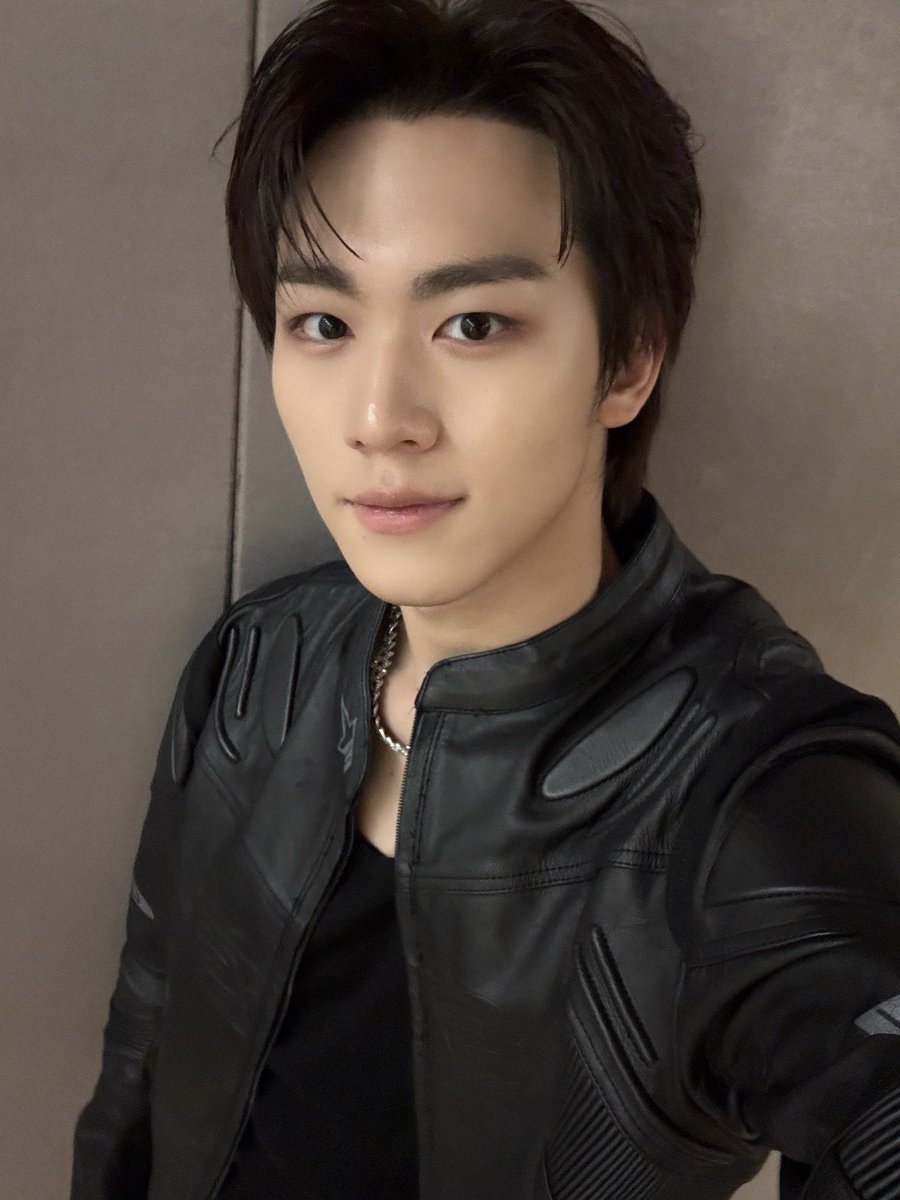 SJ tweet media