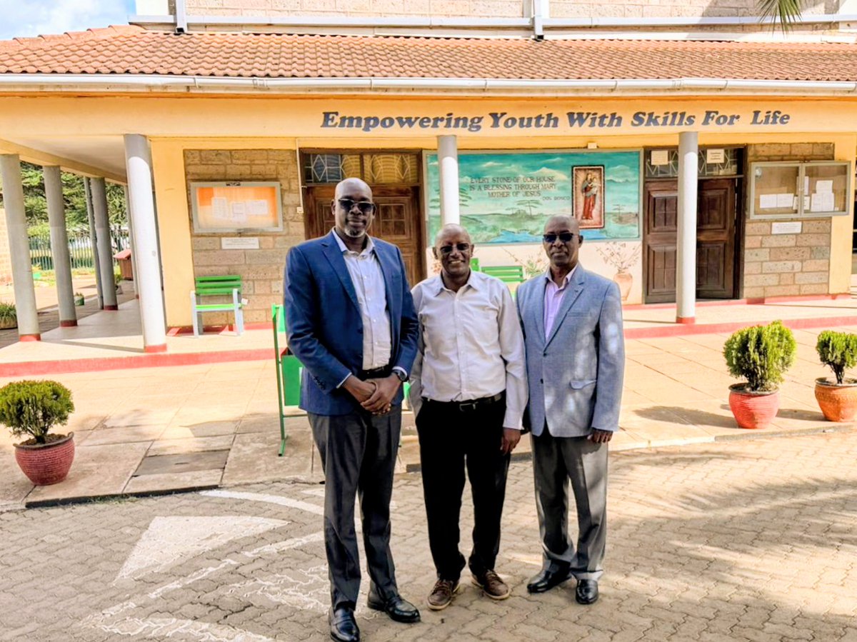 WindleKe_Som's tweet image. Still on #Partnerships.
Windle International CEO Dr. Marangu &amp;amp; @WindleUganda’s Anthony Kerwegi met @boscotechafrica's Ngigi Njuguna (center) on discussions to advance the 2-Tier module of accelerating #TVET pathways for youth in #Kenya &amp;amp; #Uganda.
#SkillsForJobs #YouthEmpowerment