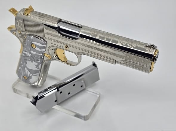 Ariana_Wrd0j's tweet photo. What do you think of this Custom Colt Trump USA in 24K Gold
See more photos here: https://t.co/xZGCyAfu0h
#CustomColt #Colt1911 #gunsdaily #GunBroker https://t.co/9E3W1G81pX
