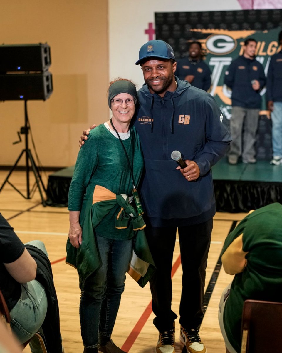 Packers Give Back tweet media