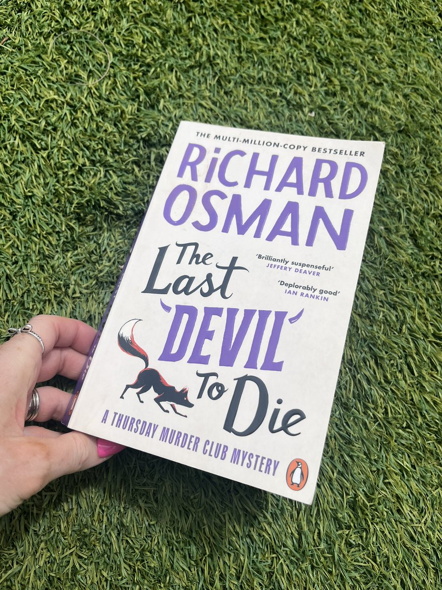 collottie's tweet photo. Holiday read, 1 book left #athursdaymurderclubmystery https://t.co/71pN8ceoEP