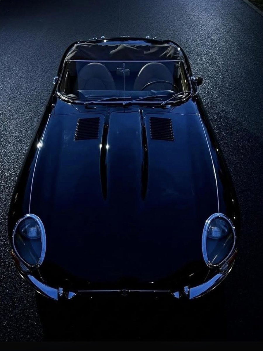 This Jaguar E-Type exudes a level of class that modern supercars just can't touch.