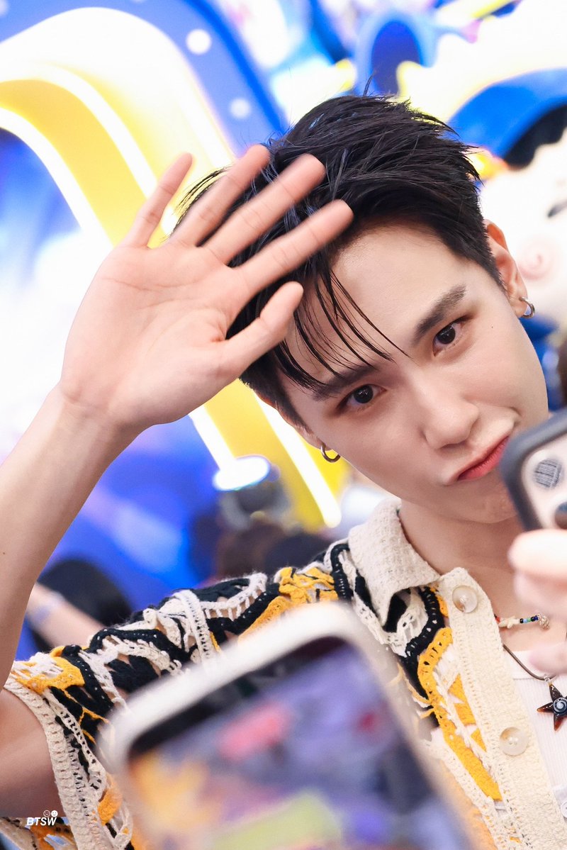 𝘽𝙏𝙎𝙒 tweet media