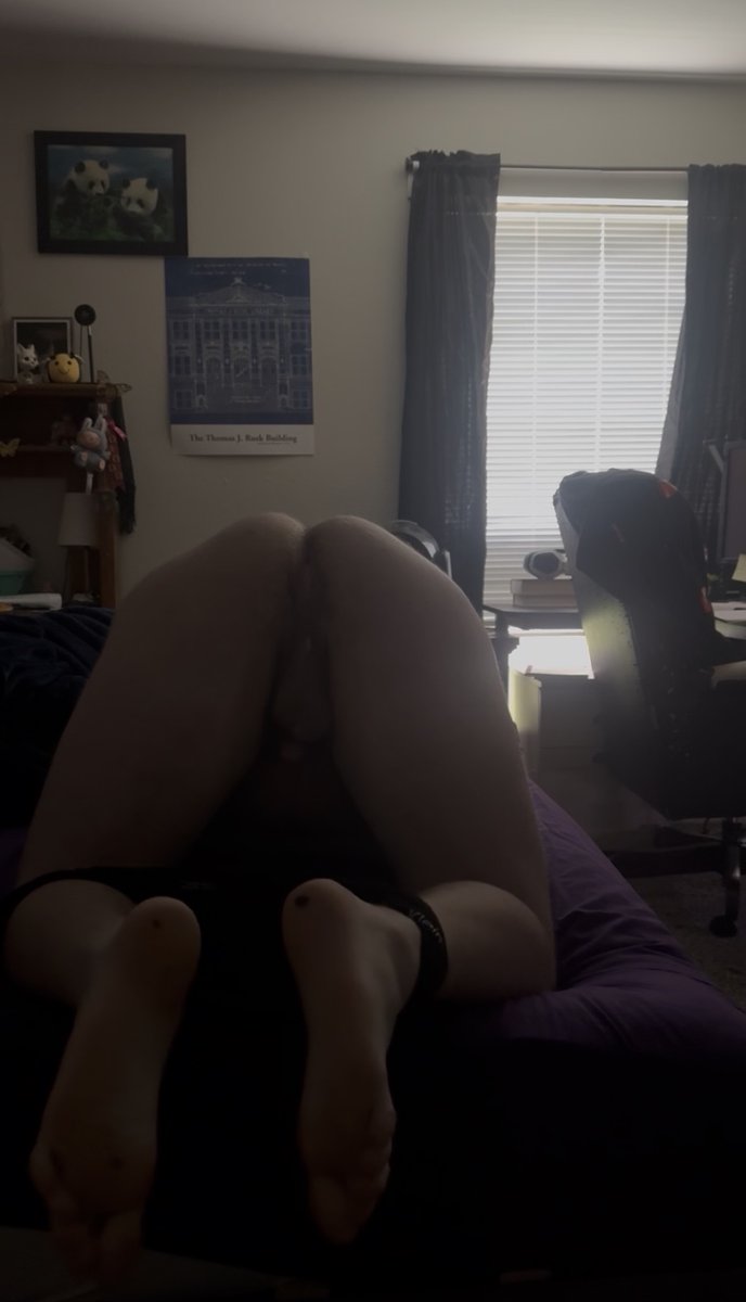 ThebatM05's tweet photo. My ass is craving some punishment with a belt or paddle, what photo do I look the most spankable in? https://t.co/NshttG9ZEF