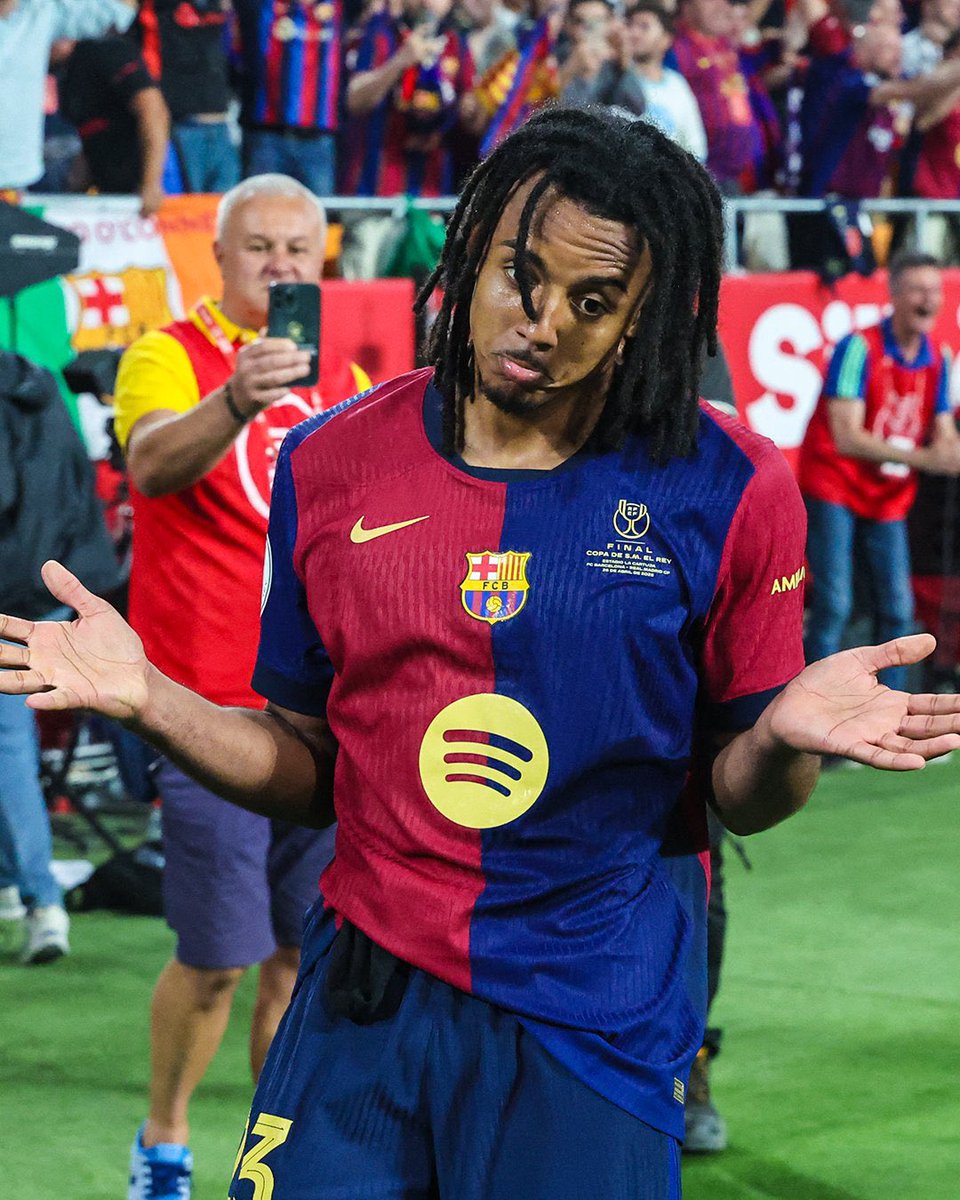 Cyril💙❤️ tweet media