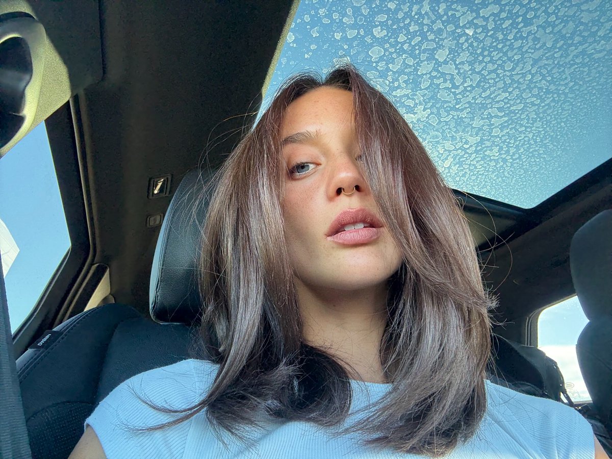 María Pedraza  tweet media