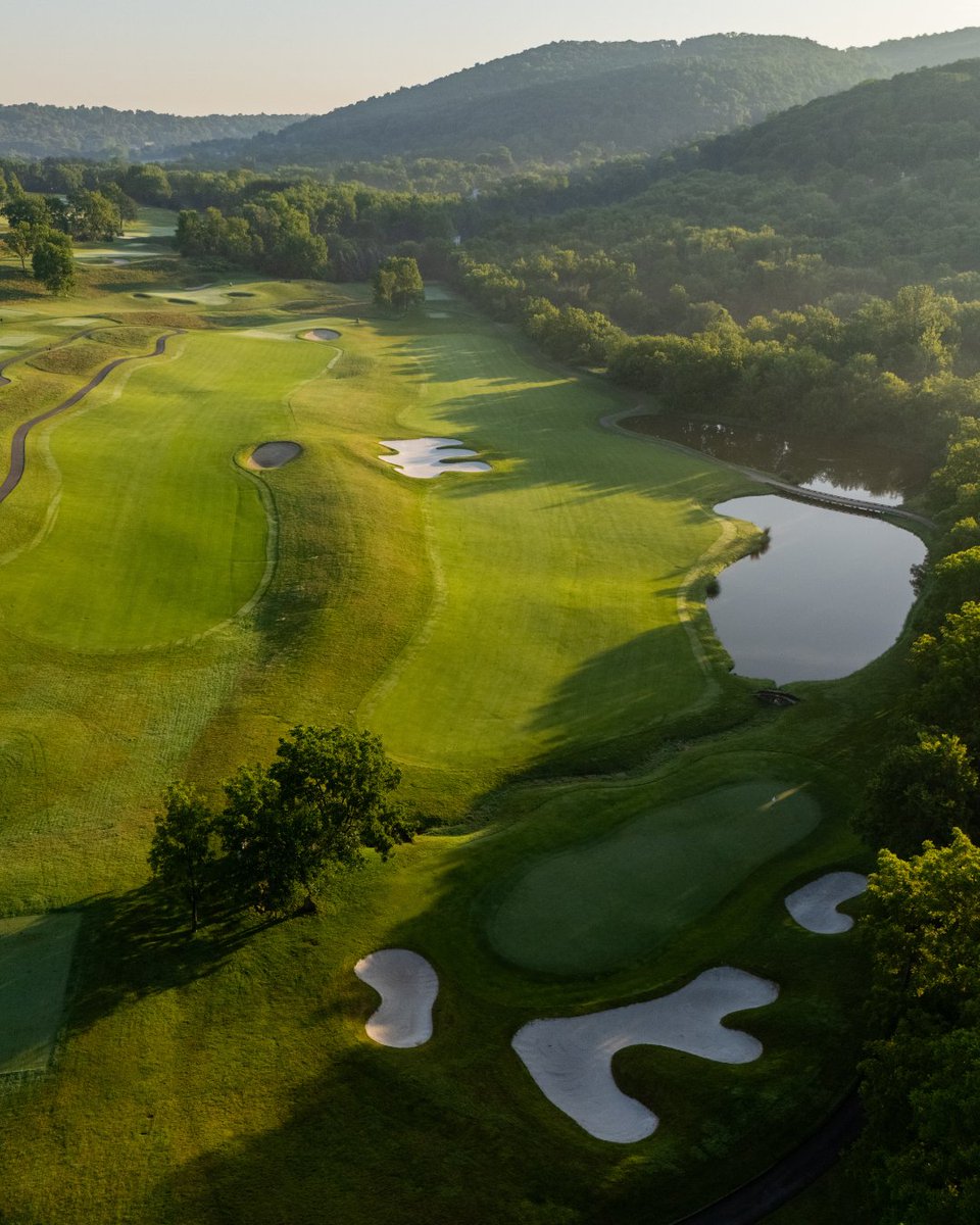 ArchitectsClub's tweet photo. Earth Day is April 22 — What better way to honor the Earth than walking its most beautifully sculpted fairways? 🌍⛳

Rolling hills, shimmering ponds &amp; mountain backdrops at The Architects Golf Club — a living tribute to Golden Age masters who designed in harmony with the land. https://t.co/8h8a6emhrB