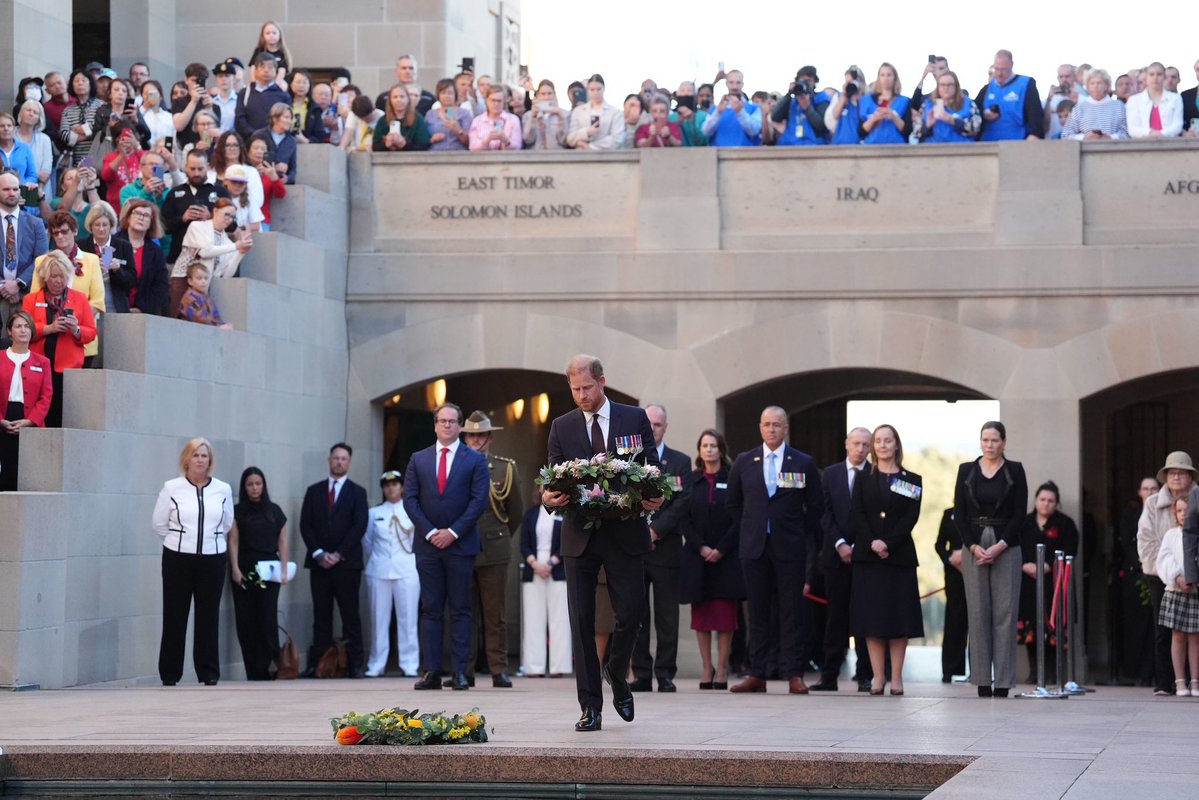 BradyBoxBrownie's tweet image. The royal tour that’s not a royal tour but kind of is… Day 2 of the Duke and Duchess of Sussex visiting Australia. Melbourne and Canberra, April 15, 2026. Photo credit: Jonathan Brady/PA Wire (that’s me) #royal #sussex #harryandmeghan #downunder  #sonyalphapro