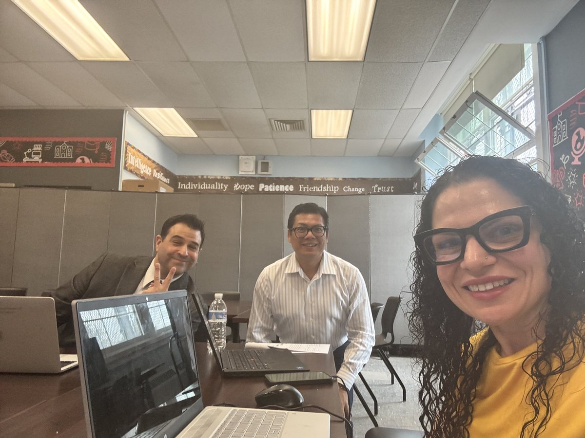 KFusaroPizzo's tweet photo. First unpacking of @Amplify Algebra 1 for High School Teachers. @NYCSchools #NYCSolves @CSD31SI https://t.co/nDWwMRA1IB
