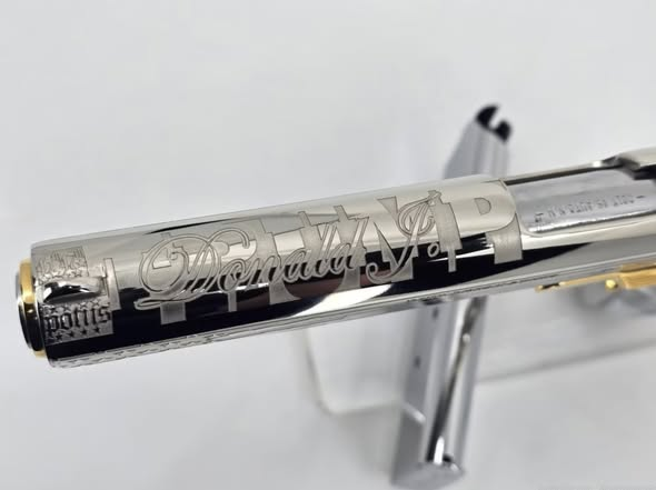 Ariana_Wrd0j's tweet photo. What do you think of this Custom Colt Trump USA in 24K Gold
See more photos here: https://t.co/xZGCyAfu0h
#CustomColt #Colt1911 #gunsdaily #GunBroker https://t.co/9E3W1G81pX
