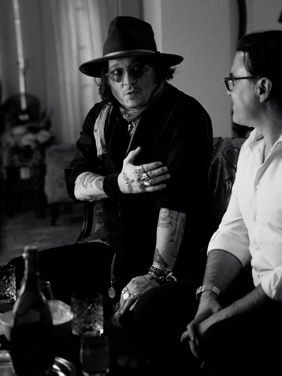 ReemDepp's tweet photo. Via threeheartsrum “Rooted in Loyalty ♥️♥️♥️” 
(📸oliverhalfin). https://t.co/bJkHTwTFhL