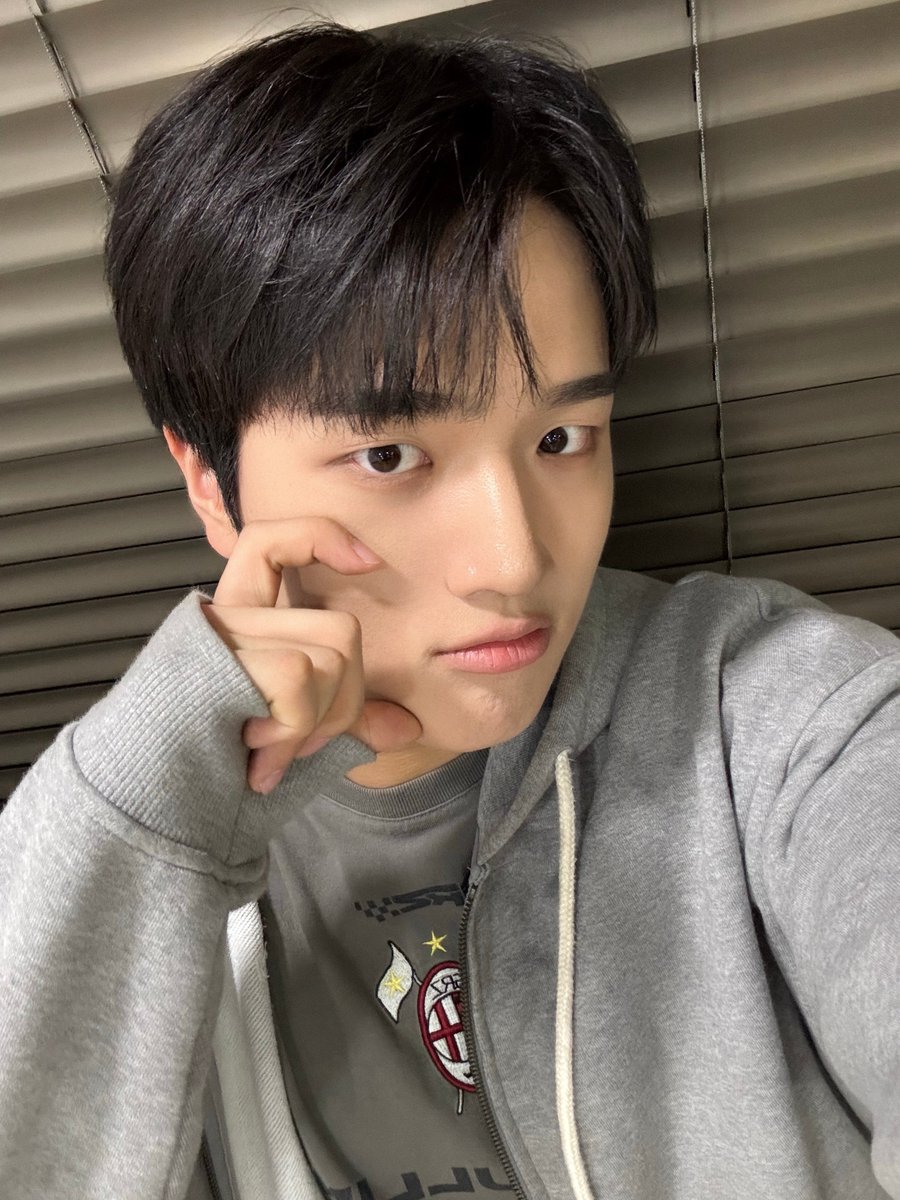 TRENDZ (트렌드지) tweet media