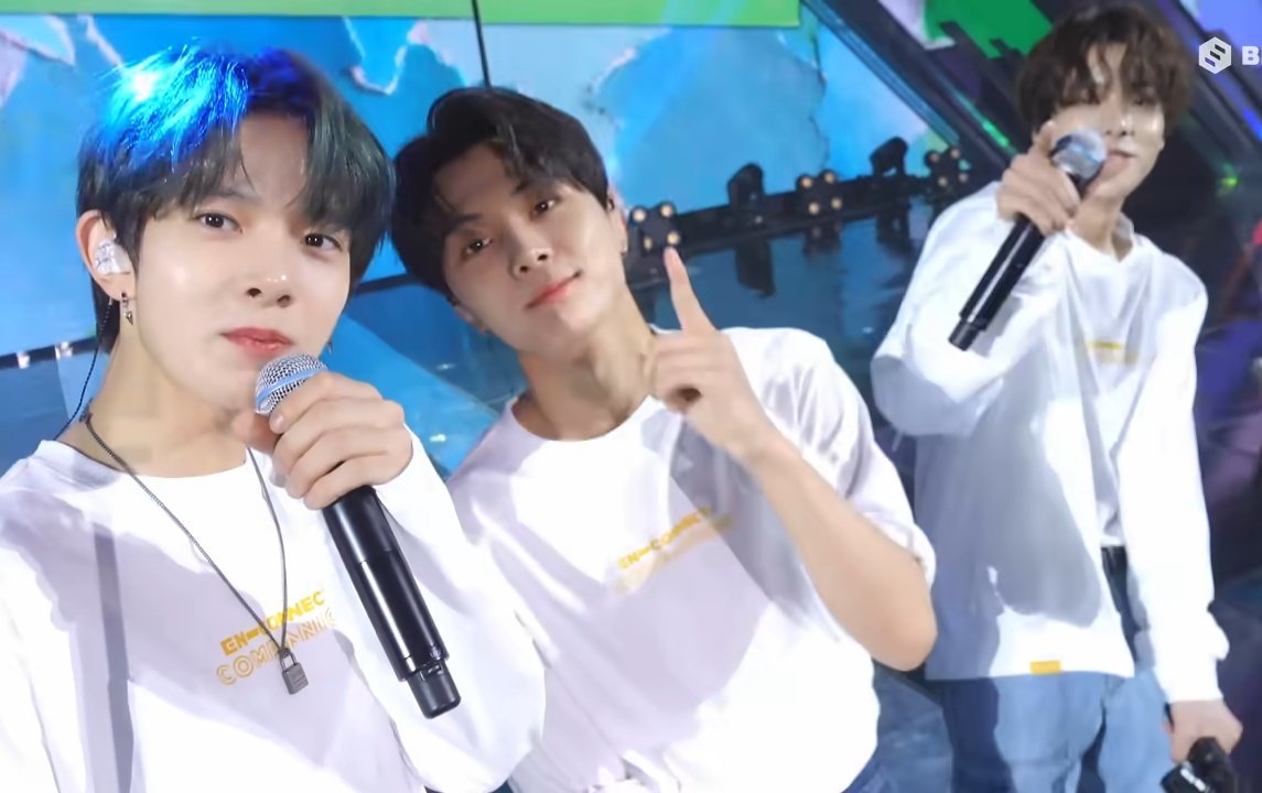 HEE_7_CONNECT's tweet photo. 6 YEARS of their DREAMS, their HARD work… it can’t just end like this..💫❤️‍🩹

they’re 7 for a reason(⁠•⁠‿⁠•⁠)

Heeseung, ENGENEs are your FAMILY… and you’re OURS too!

we’re not letting  go, drop new tags if you’re staying 👇🏻
#OurHomeIsWithSevEN
#BELIFT_Financial_Boycott https://t.co/0DwFC6dXCI