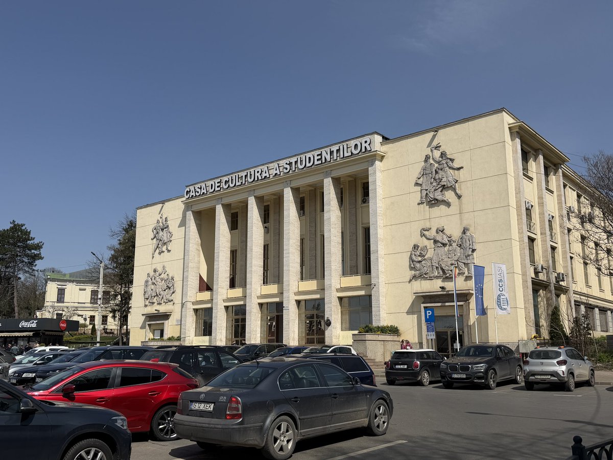wada3kaz3's tweet photo. 嬉しい再会🥹
I am so happy to see the IASI Philharmonic members again after such a long time🥹
Mă bucur atât de mult să-i revăd pe membrii Filarmonica de Stat IASI după atâta timp🥹
#FilarmonicaMoldovaIasi
#ConcertSimfonic https://t.co/UgJKZfyBa3