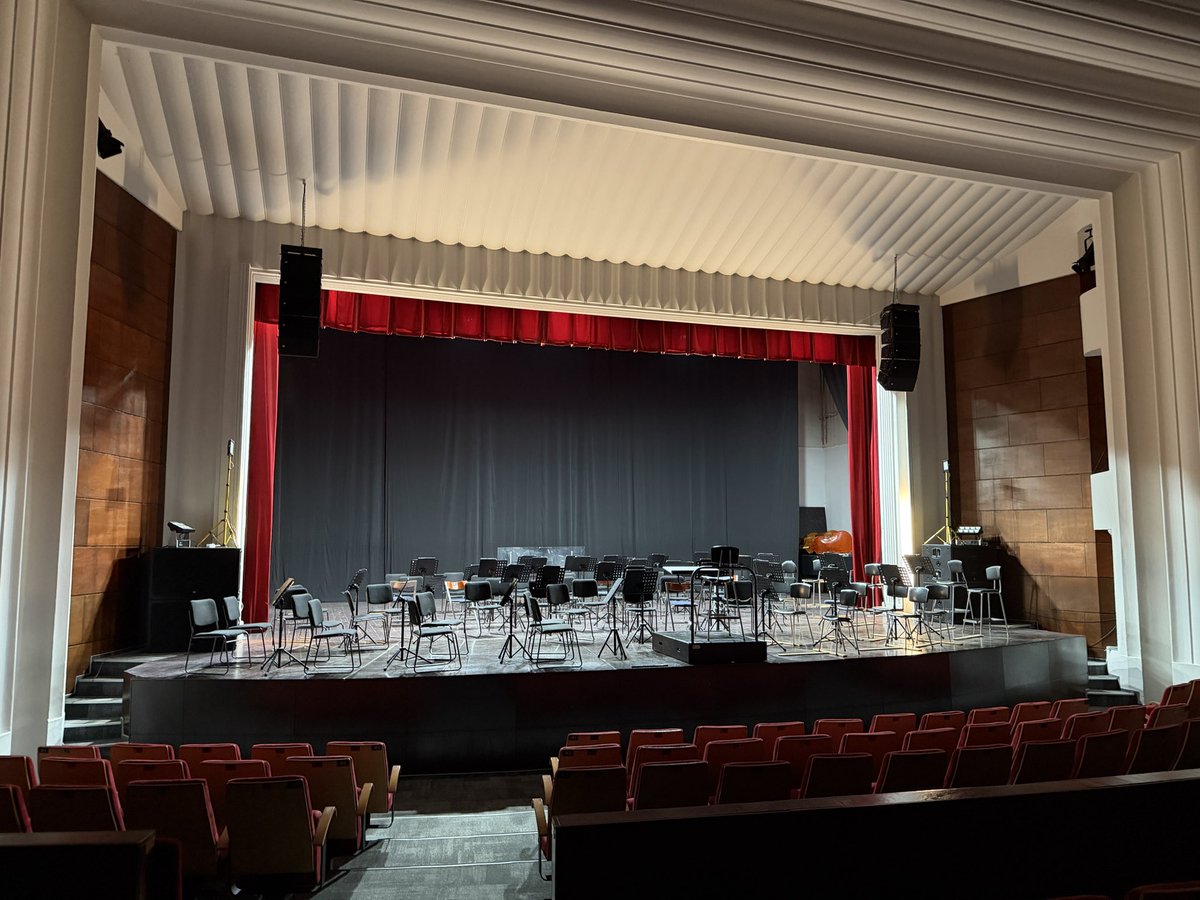 wada3kaz3's tweet photo. 嬉しい再会🥹
I am so happy to see the IASI Philharmonic members again after such a long time🥹
Mă bucur atât de mult să-i revăd pe membrii Filarmonica de Stat IASI după atâta timp🥹
#FilarmonicaMoldovaIasi
#ConcertSimfonic https://t.co/UgJKZfyBa3