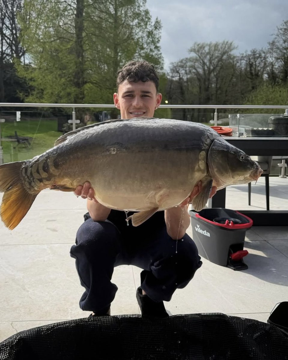 City_hq's tweet photo. 📸 Fishing with Phil Foden. 🎣

via omcfishingtackle on IG. 📲 https://t.co/eLcgakXGp4