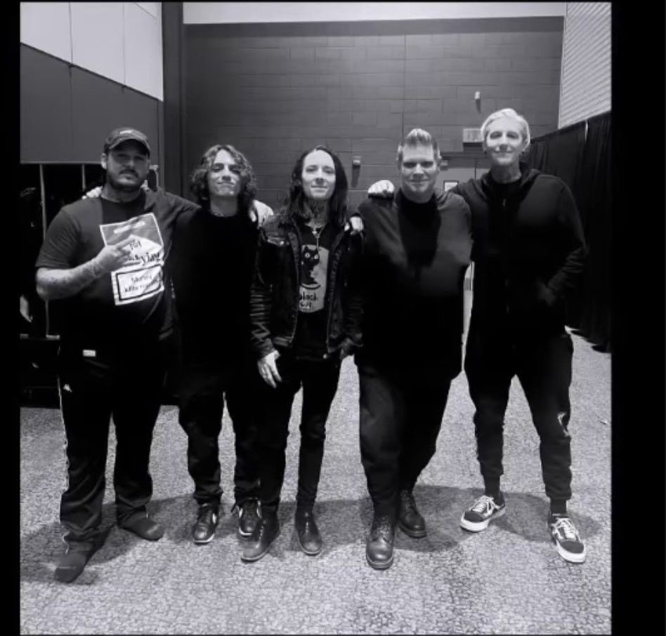 Motionless In White Daily tweet media