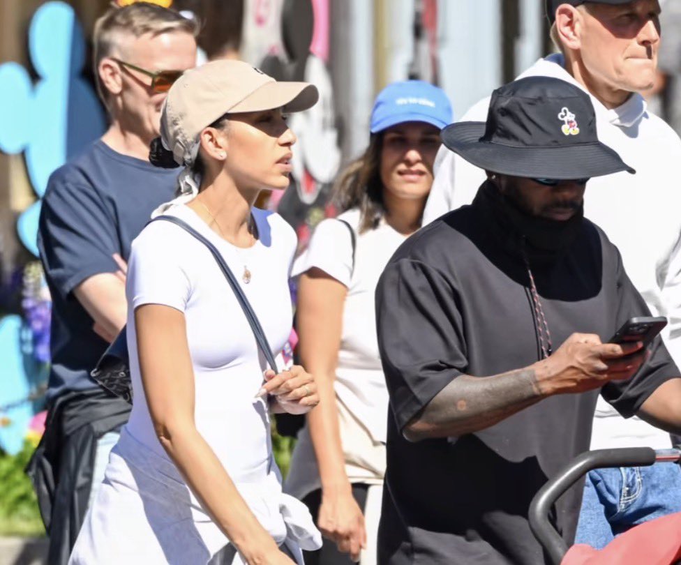 FearBuck tweet media