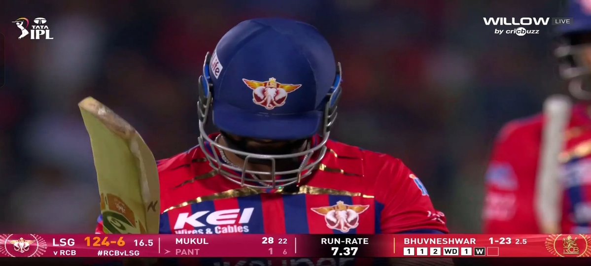 𝐊𝐨𝐡𝐥𝐢𝐧𝐚𝐭!𝟎𝐧_👑🚩 tweet media