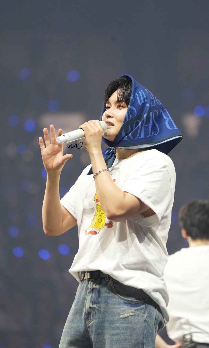 KellyYanLee's tweet photo. 可爱的长颈鹿🦒

#RYEOWOOK 
#려욱 
#金厉旭 
#ss10
@9ryeong9 https://t.co/7E7vqK8s1B