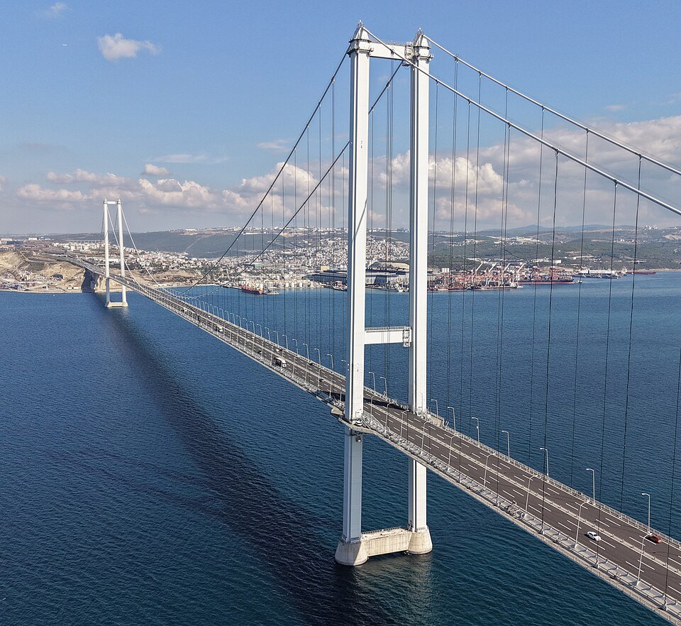 ETS2Turkiye's tweet image. Türkiye DLC’mizde (Soul of Anatolia 🇹🇷) Yer Alacak Köprüler

&amp;gt; Yavuz Sultan Selim Köprüsü
&amp;gt; 1915 Çanakkale Köprüsü
&amp;gt; Osmangazi Köprüsü