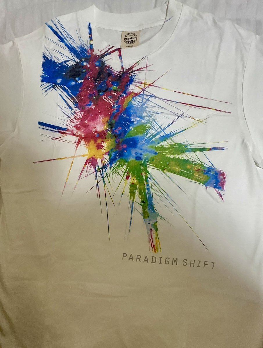 shoji_mika_2023's tweet image. なんか暑いな🥵
パジャマも半袖の出番か🤔𓈒𓂂𓏸

推し活グッズT、最近ほとんど買わないけど、既に一生分くらいの量のTシャツあるから、ローテーションでルームウェアにしちゃってる☺️

だいぶ前のだけど結構好きなやつ♡
イロチもあるでよ

#addictofthetripminds
#PARADIGMSHIFT