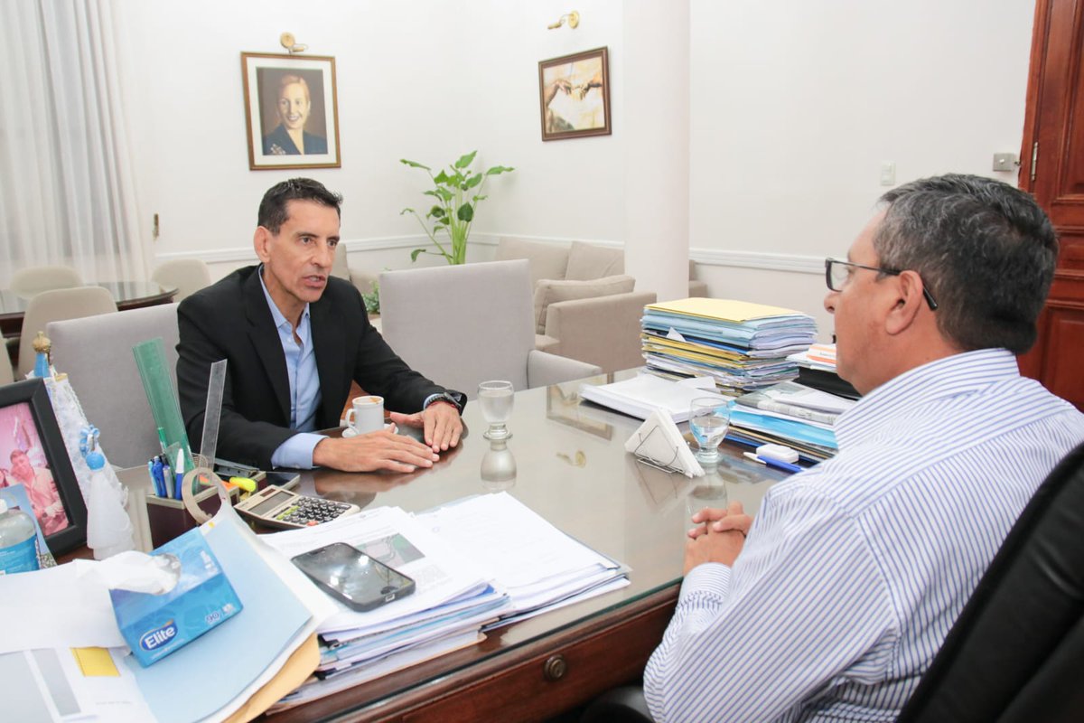 Me reuní con el legislador <a href="/GeroVAignasse/">Geronimo Vargas Aignasse</a>, presidente de la Comisión de Legislación General, para avanzar en un tema que nos preocupa y nos ocupa: fortalecer la lucha contra el narcomenudeo en el este de la provincia.

Analizamos el proyecto para la creación de una Fiscalía