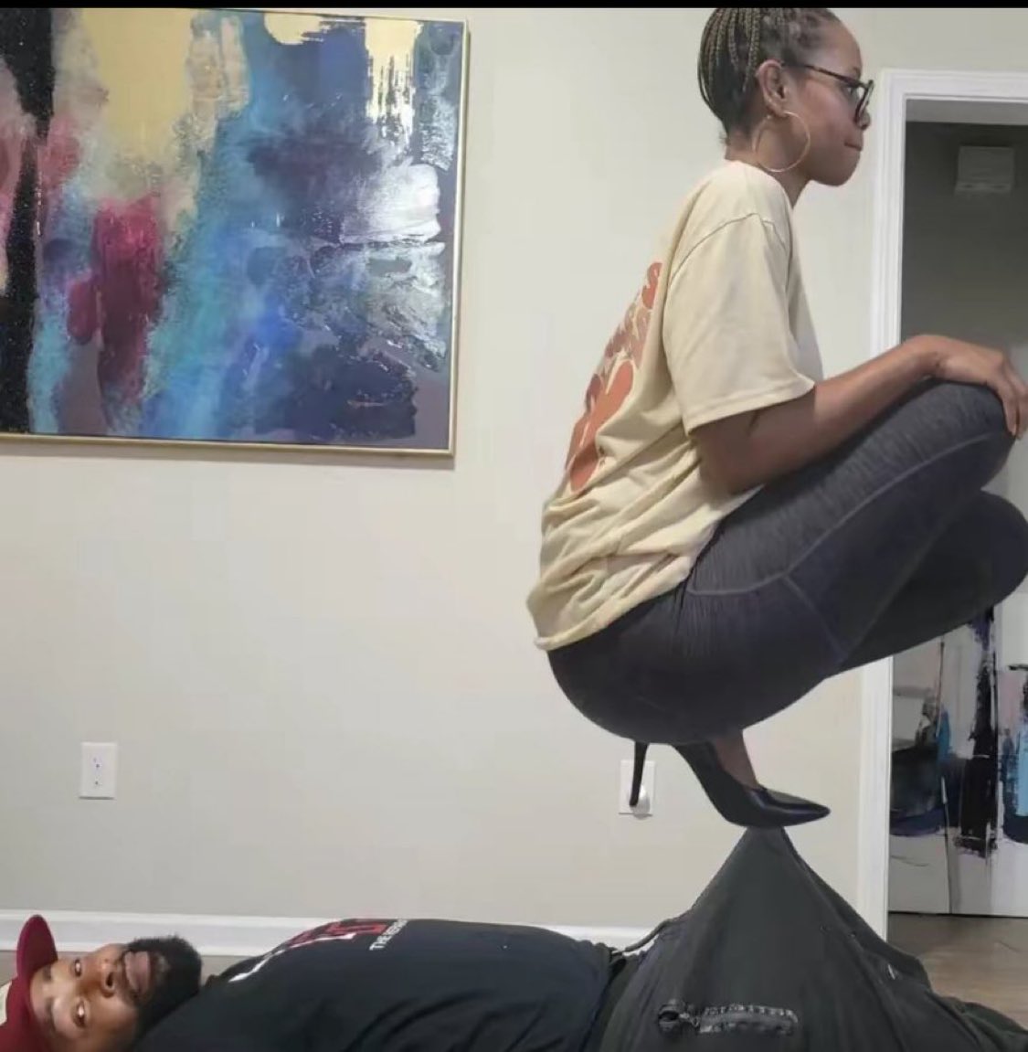insane poses (@insaneposes) on Twitter photo 