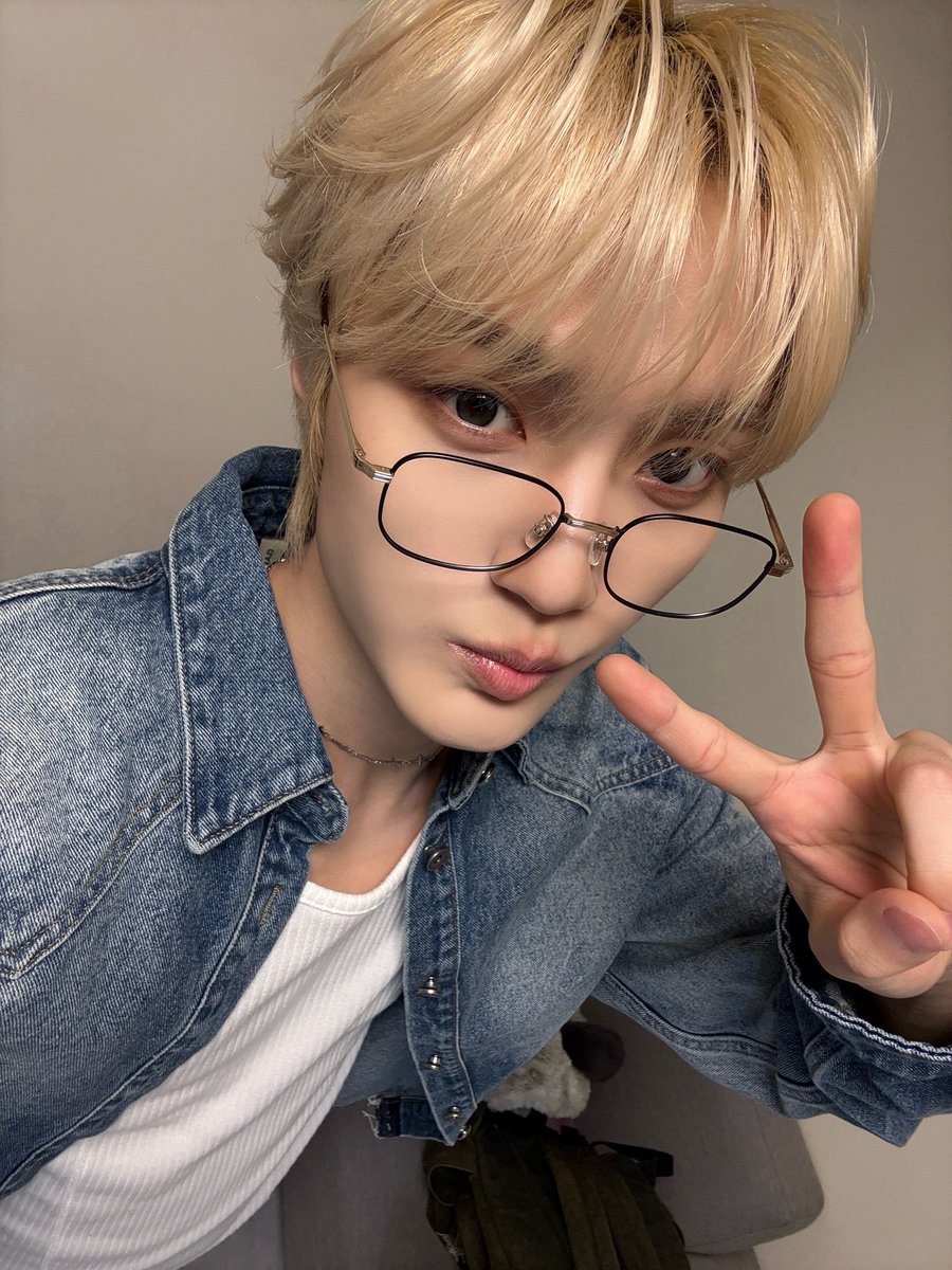 ᶜʳᵒᵖ tweet media