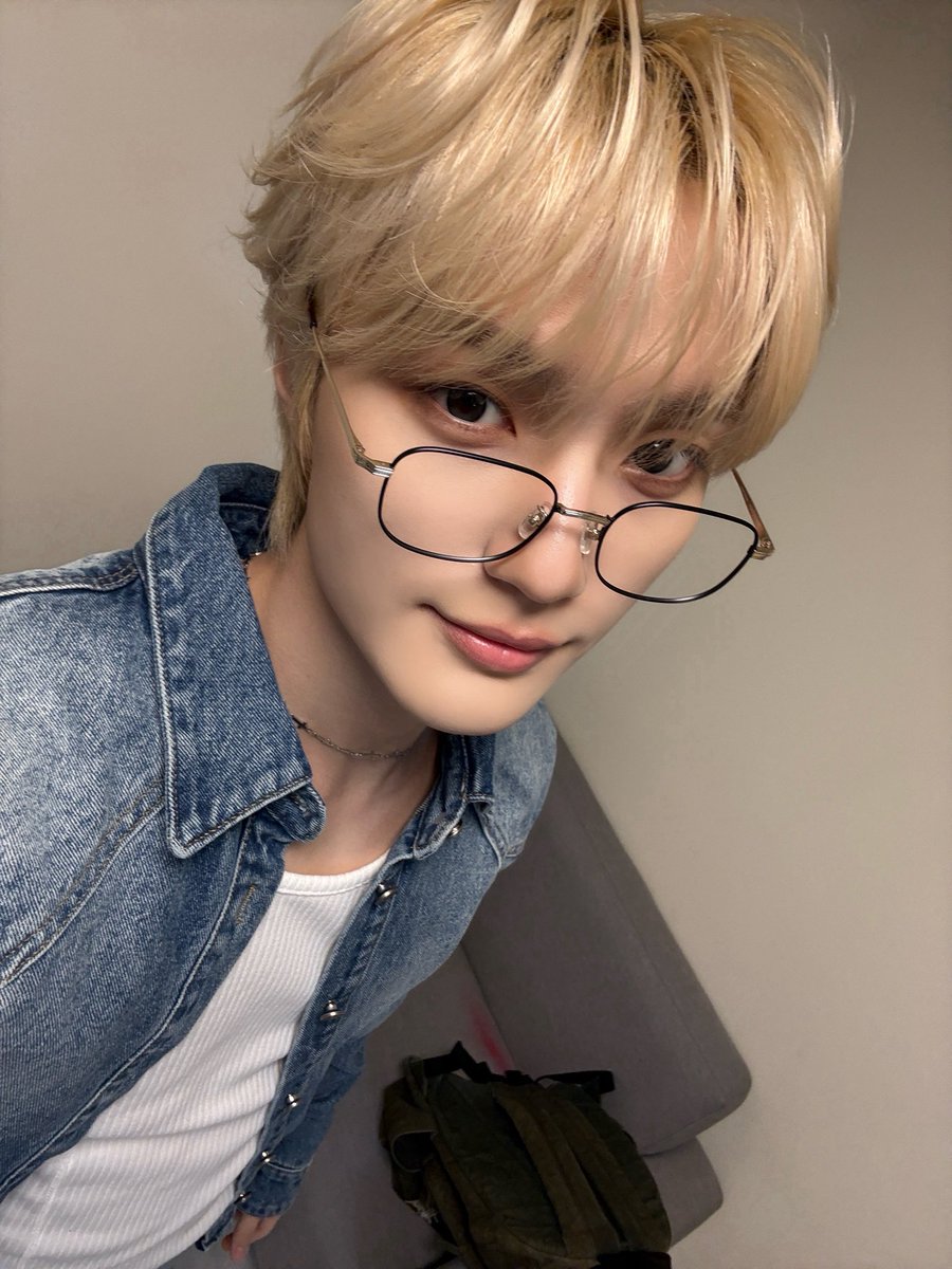 ᶜʳᵒᵖ tweet media