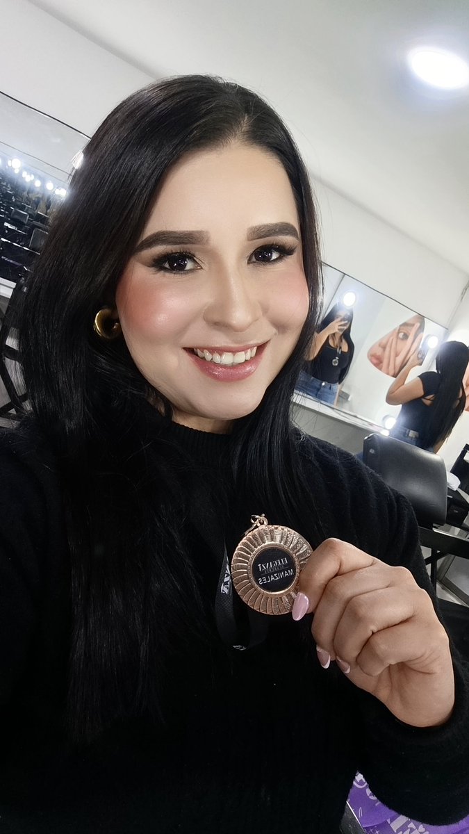 Daniela 💫 tweet media