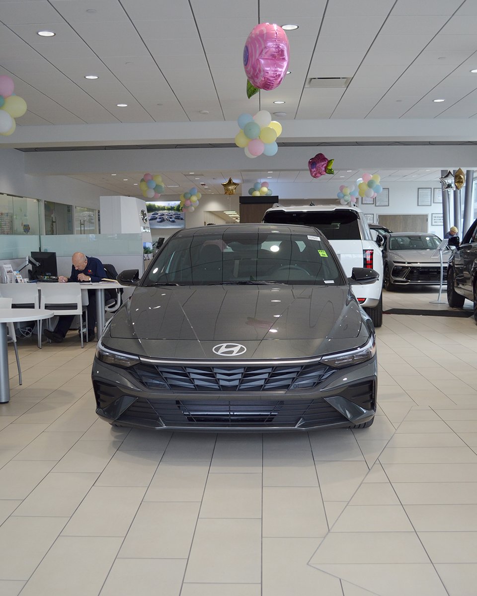 HyundaiKoeppel's tweet image. The Hyundai Elantra delivers standout style with efficiency that keeps your wallet happy. Ready for your daily drive and everything in between. Drive yours today at Koeppel Hyundai. 🚗✨

#HyundaiElantra #KoeppelHyundai #DriveSmart #FuelEfficient #SedanStyle #NYCDrivers