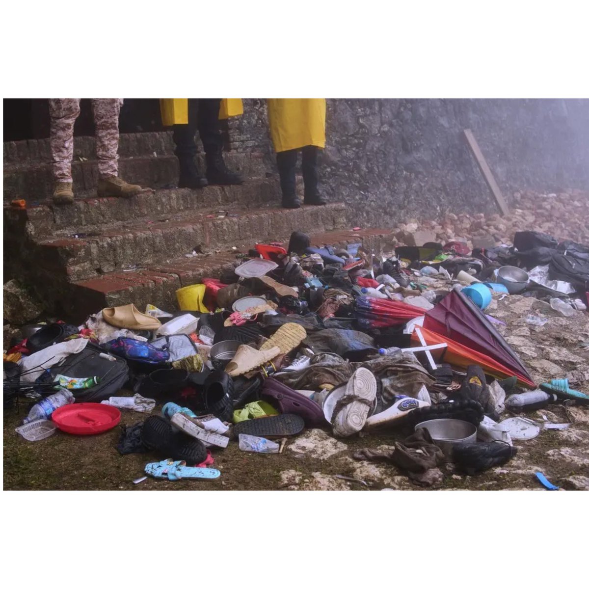 KetlainDifficil's tweet photo. Mw fè Foto sa yo pou AP (Associated Press) Dimanch lan sou evènman trajik ki pase Sitadèl la. 
Plis pase yon santèn Gwo Medya tout kote nan mond lan itilize yo pou ilistre nan atik, jounal, elt… https://t.co/qYHC0oBdUI