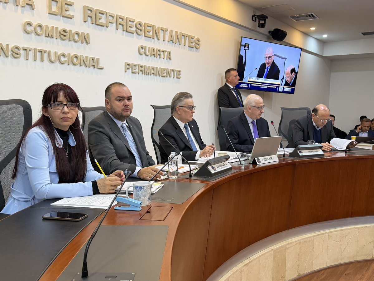 AguileraModesto's tweet photo. Adelantamos citación al Gerente General del Banco de la República para que rinda informe y responda el cuestionario sobre el impacto fiscal, presupuestal y financiero de las recientes decisiones de política monetaria, especialmente el incremento en la tasa de interés de intervención.

Desde el Congreso ejercemos control político responsable para analizar cómo estas medidas inciden en la economía y en el costo de vida de los colombianos. Transparencia, rigor y respuestas claras para el país.