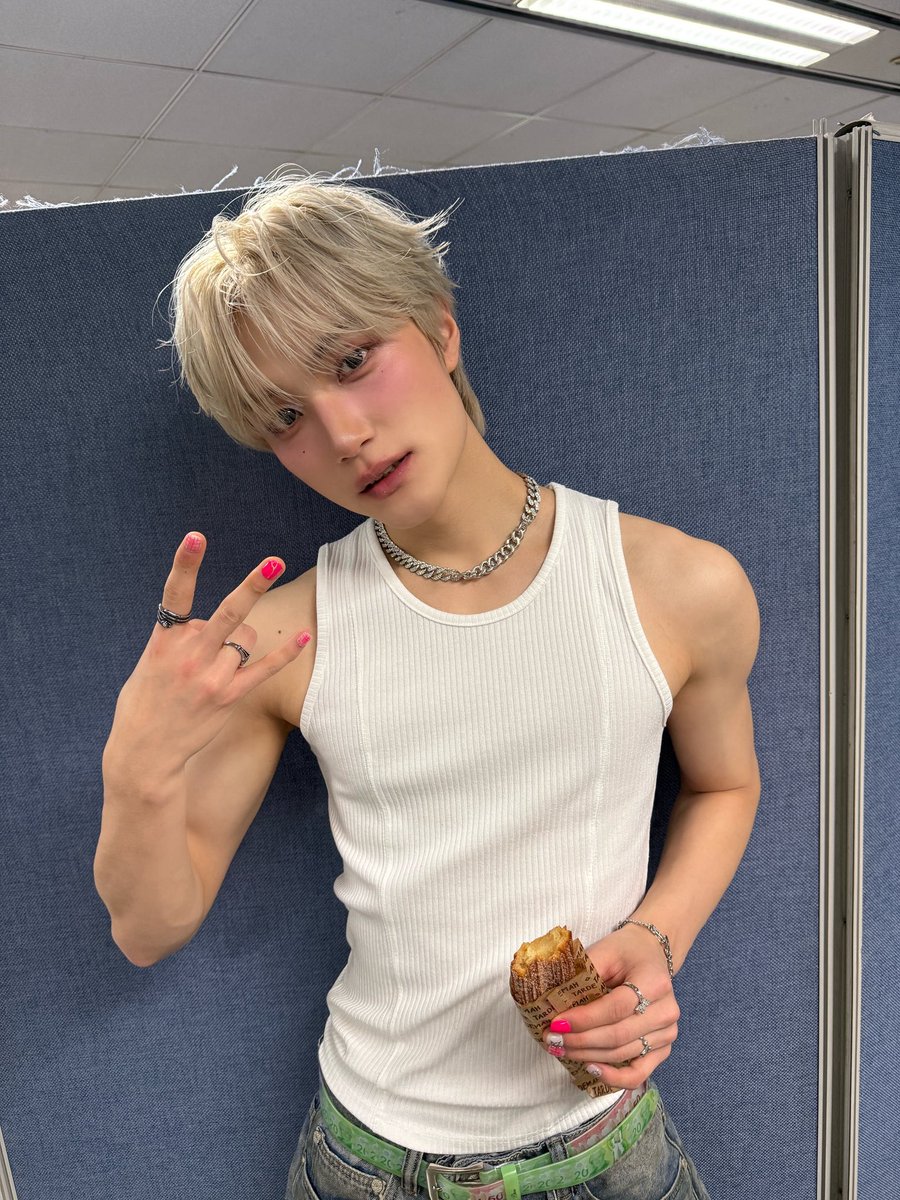 ᶜʳᵒᵖ tweet media