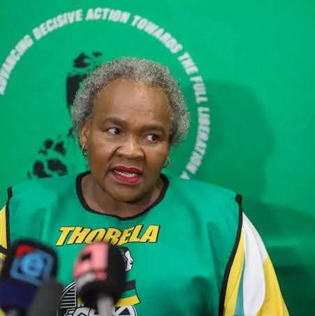 Simphiwe tweet media