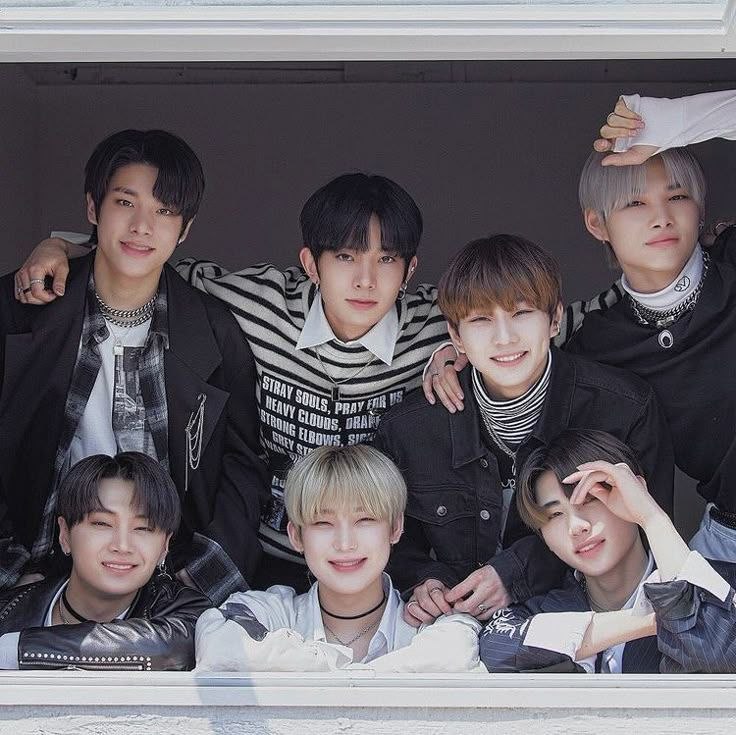 ENHYPEN IS 7 tweet media