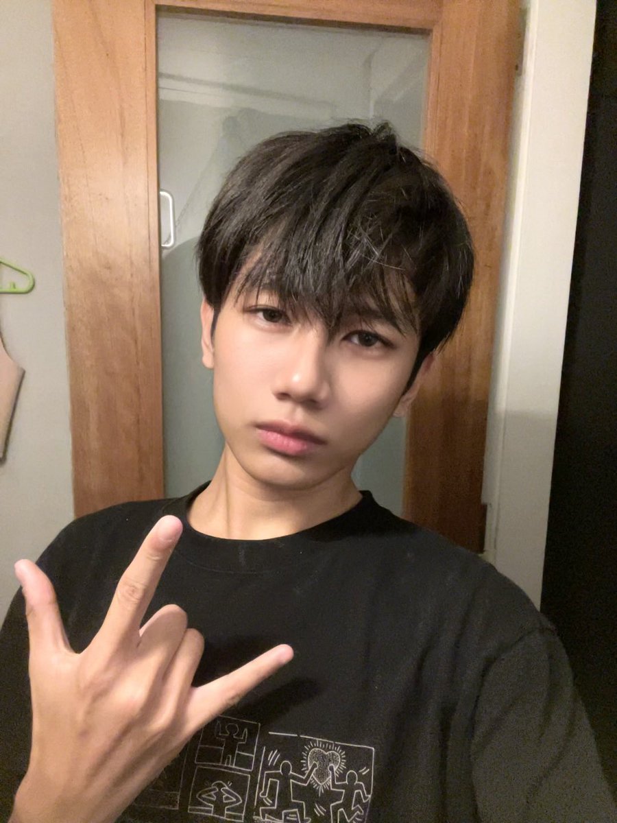 Mr. Whimsy tweet media