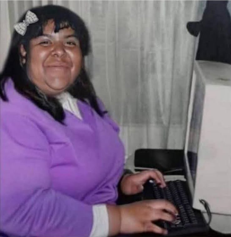 themufinsam's tweet photo. @selraresz Si tiene,le saco un riñón y le dejo de hablar https://t.co/DaCS443jEY