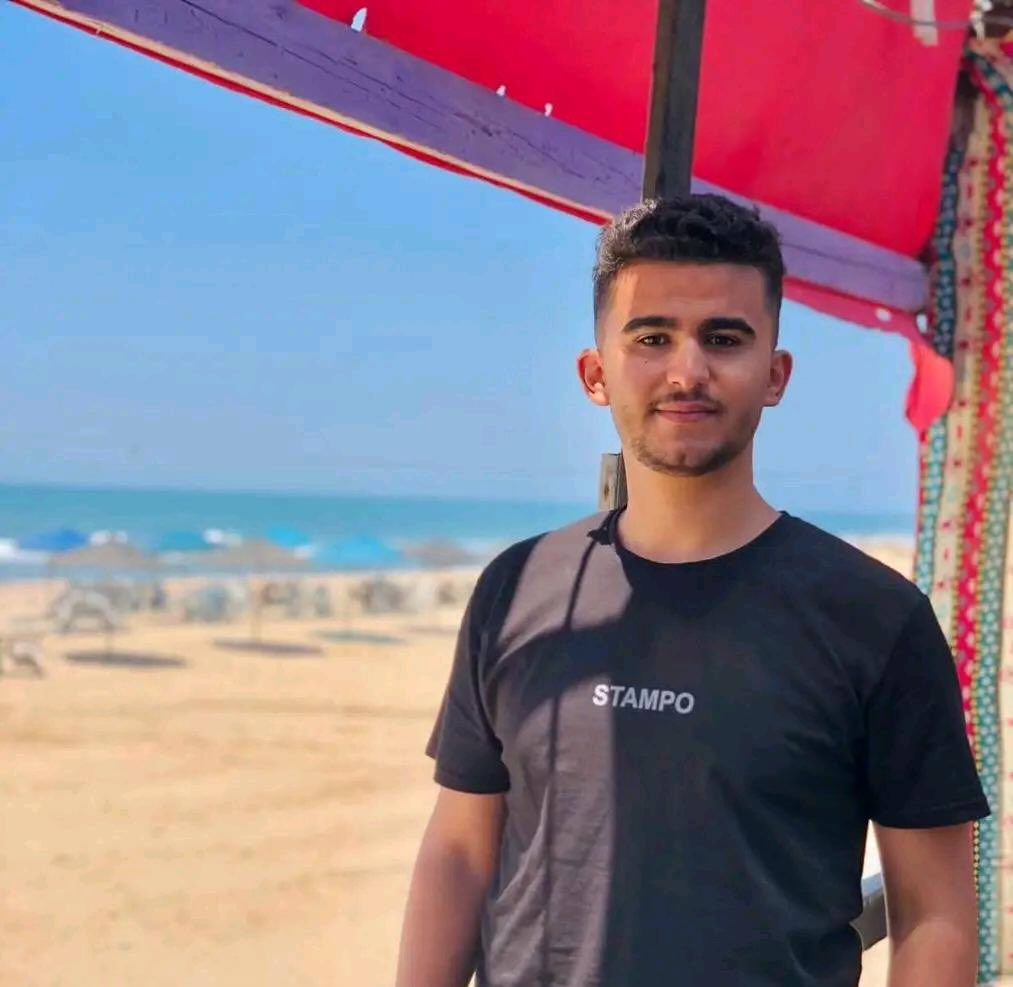 GazaMartyrs's tweet image. Mahmoud Soliman El-Faqaawy was gathering with his friends, in an attempt to forget their pain. 

The IOF targeted them and killed them in Khan-Younis, Gaza.