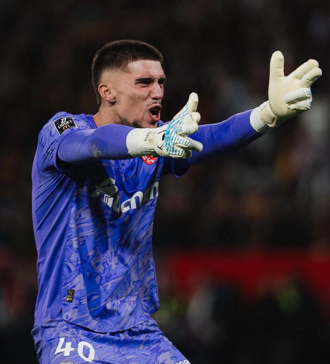 Mae ❤️💛 tweet media