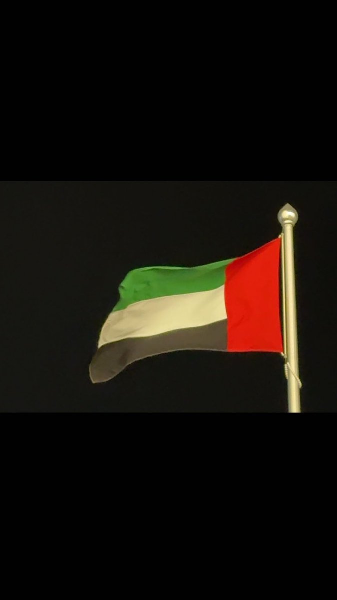 bl6ii's tweet photo. كل خيط في كل سارية علم في دولة الإمارات يرفل، غيرَ أن النسيم لا فضل له في ذلك، وإنّما :

يرفل بعزة قايد ما ضامها 🇦🇪 https://t.co/CYOHVa1bFD