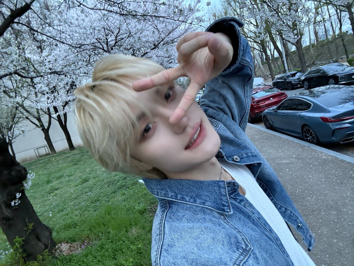 ᶜʳᵒᵖ tweet media