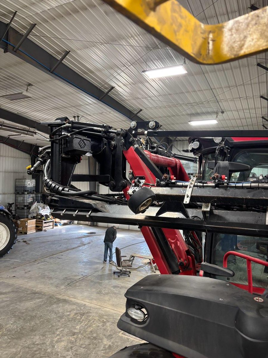 CapstanAg's tweet image. 🔥This Nitro just got updated to PinPoint III ENVELOP PWM tech with the help of Brad Suchy and our partners at Northern Plains Equipment in Mandan, ND!

👀➡️ capstanag.com/pinpoint-iii-e…

#precisionag #millersprayer #agtech #pwm