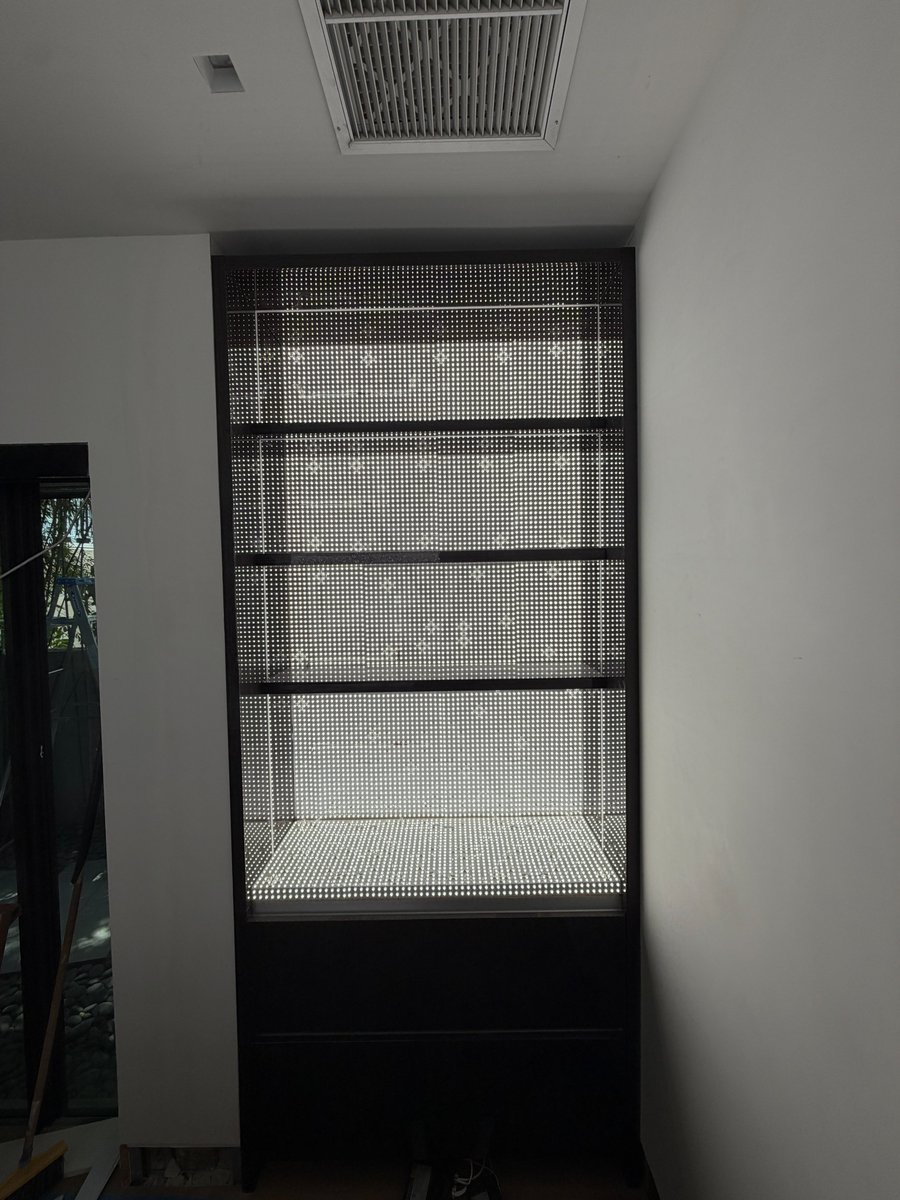 Day1Lighting's tweet image. Club room backlit by Day One Lighting #lowvoltage #backlit #backlighting